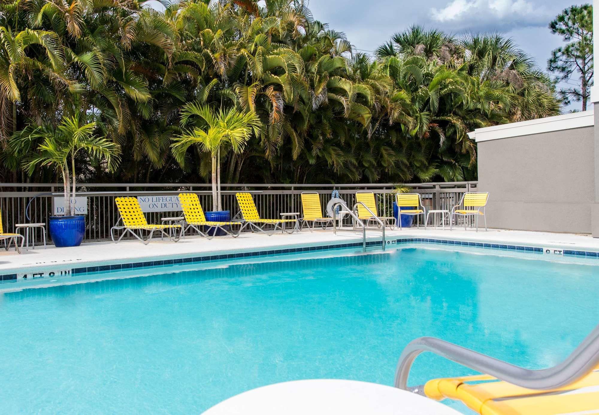 Fairfield Inn & Suites By Marriott Fort Myers Cape Coral Cypress Lake Kültér fotó