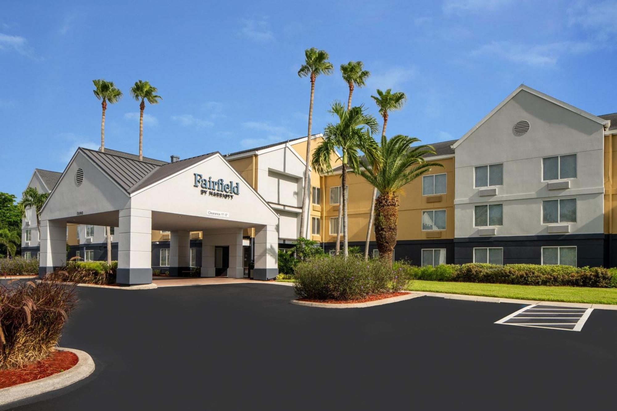 Fairfield Inn & Suites By Marriott Fort Myers Cape Coral Cypress Lake Kültér fotó