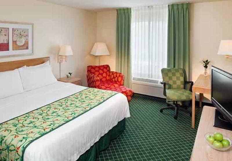 Fairfield Inn & Suites By Marriott Fort Myers Cape Coral Cypress Lake Szoba fotó